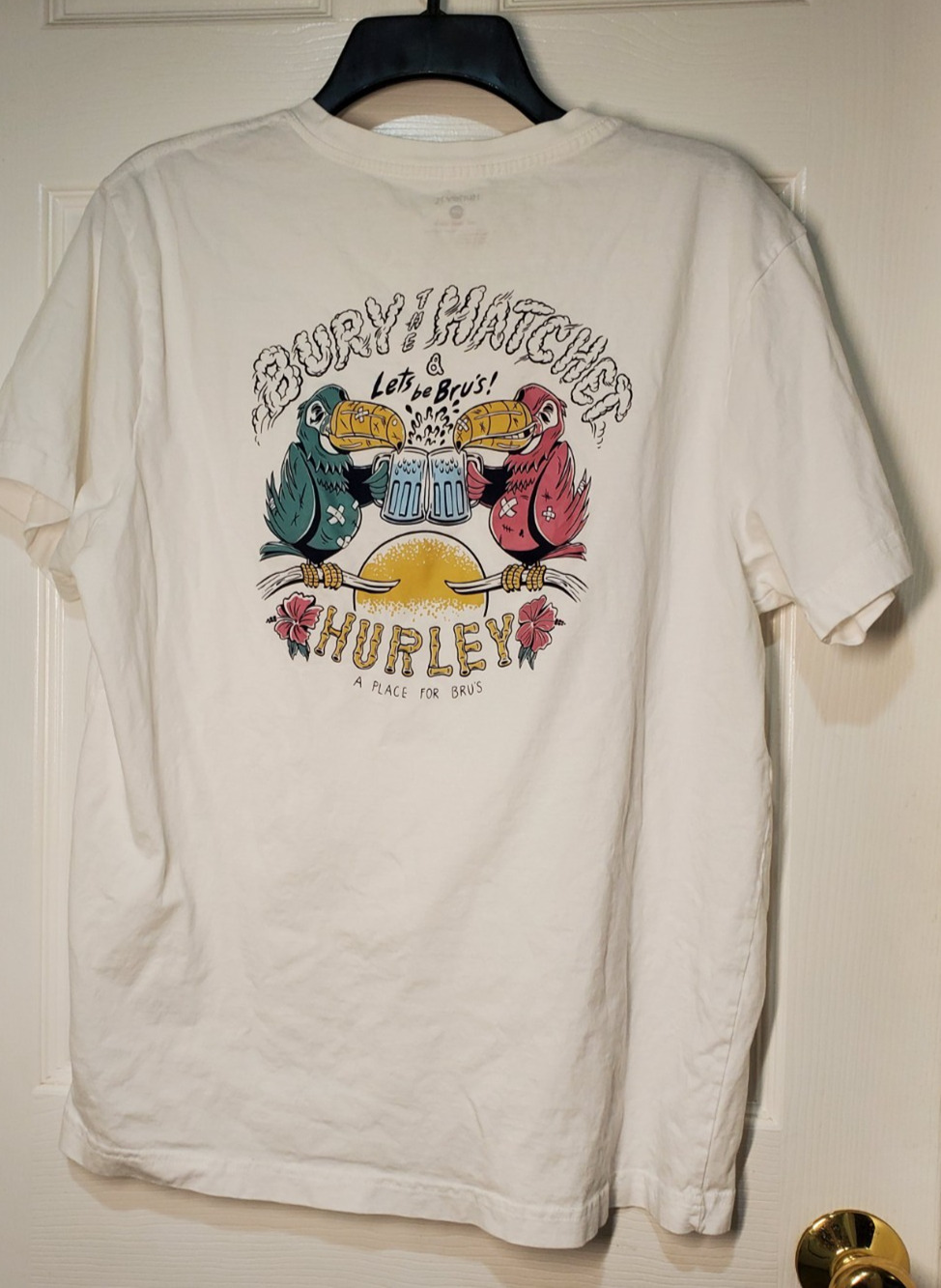Hurley T Shirt Men Large White Graphic Logo Beer Parrot Back Print Casual